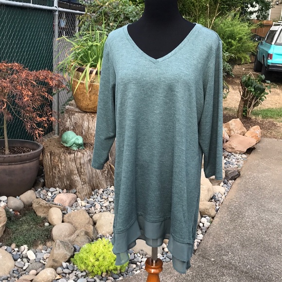 Sage green tunic with layered sheer bottom - Picture 2 of 4